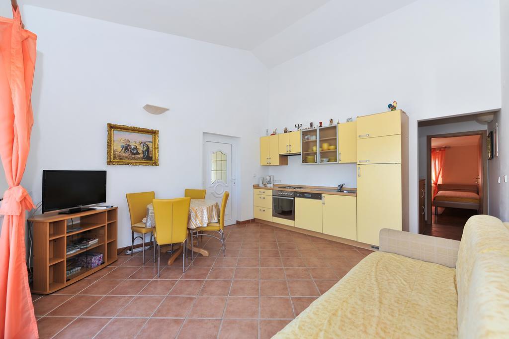 Apartments Dominique Нін Екстер'єр фото