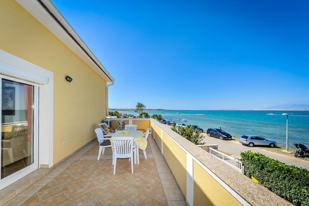 Apartments Dominique Нін Екстер'єр фото
