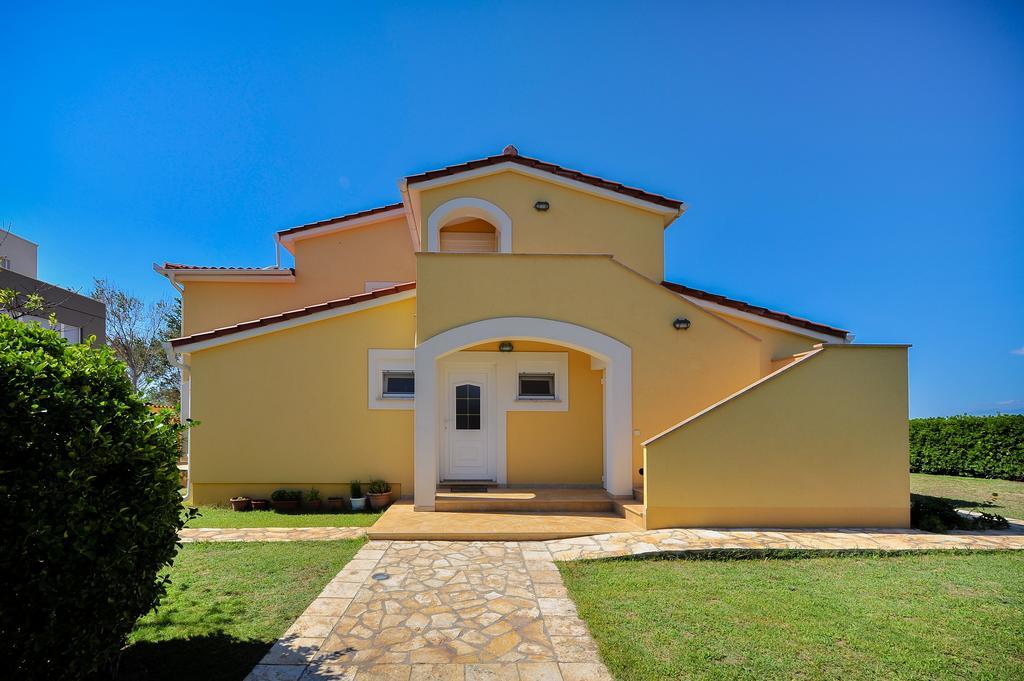Apartments Dominique Нін Екстер'єр фото