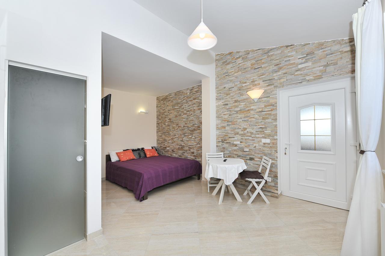 Apartments Dominique Нін Екстер'єр фото