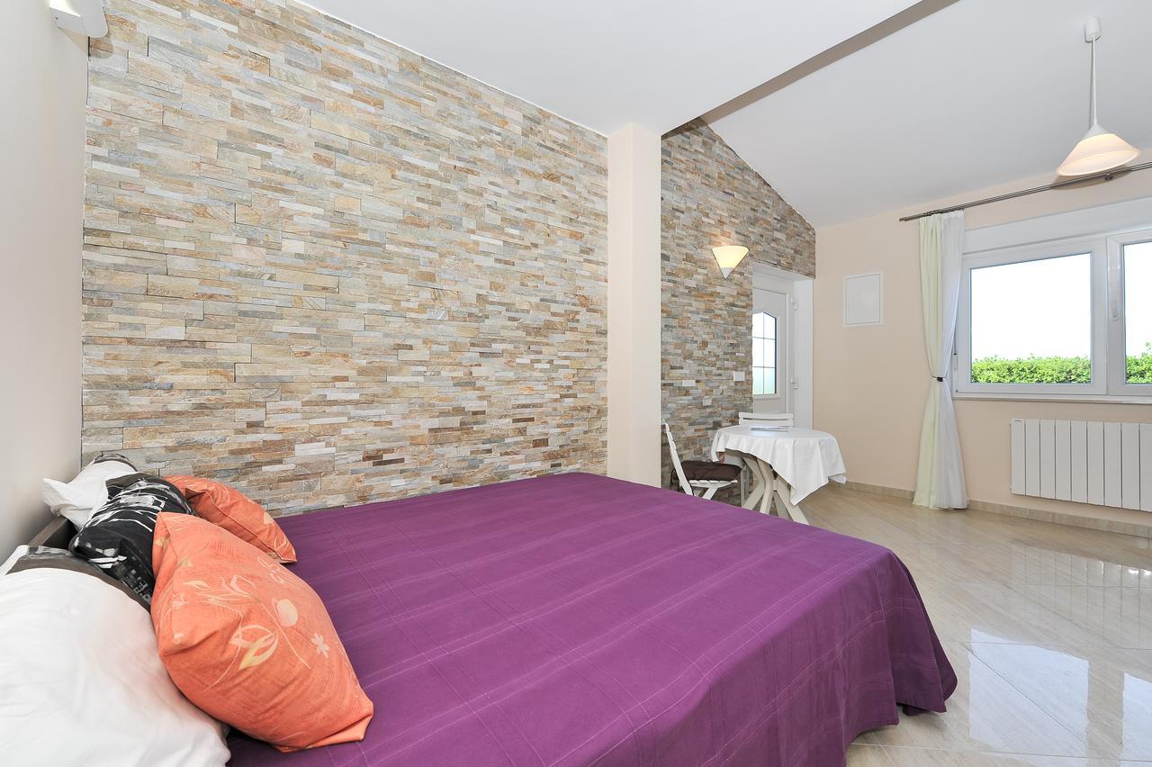 Apartments Dominique Нін Екстер'єр фото