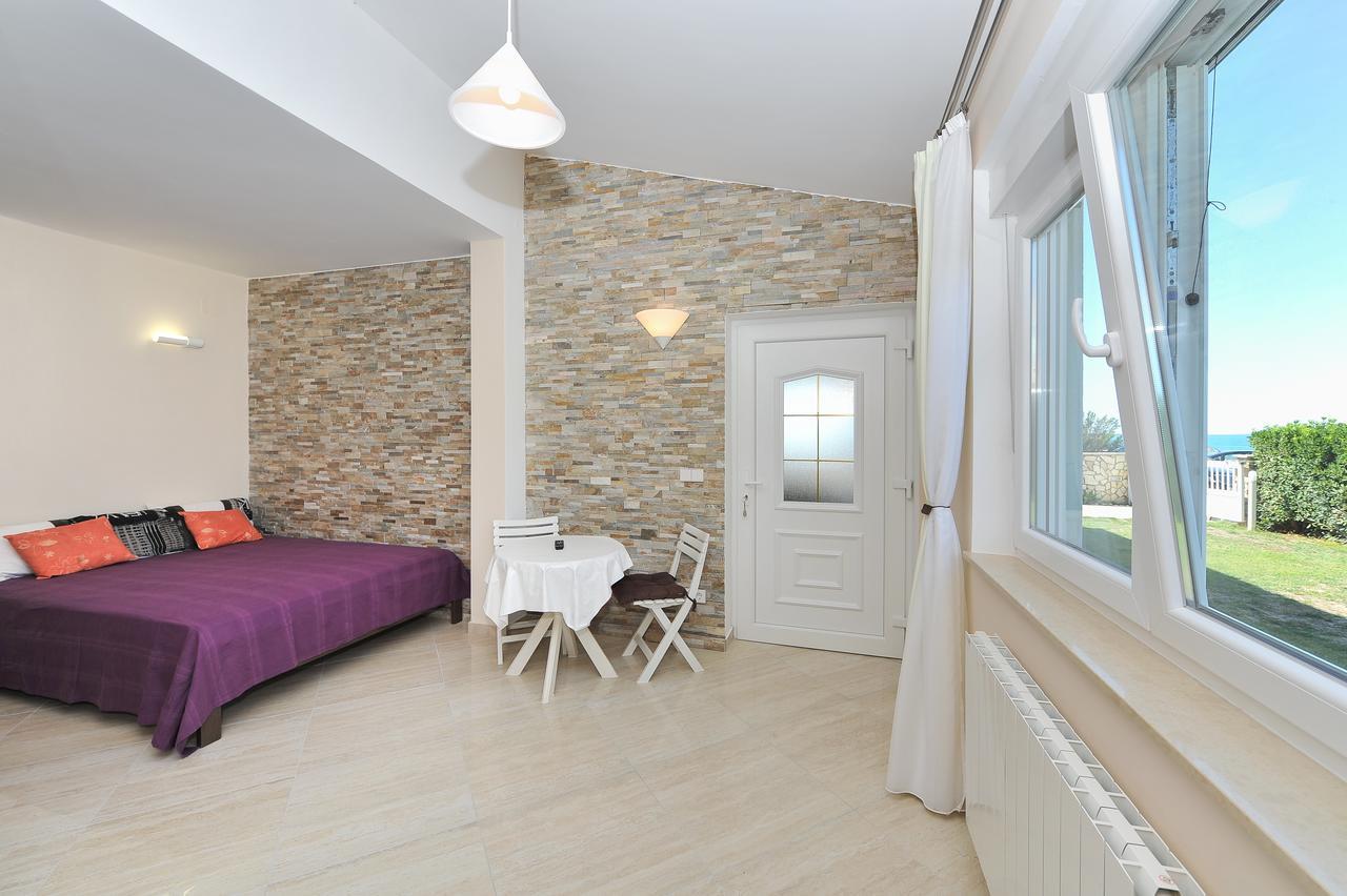 Apartments Dominique Нін Екстер'єр фото