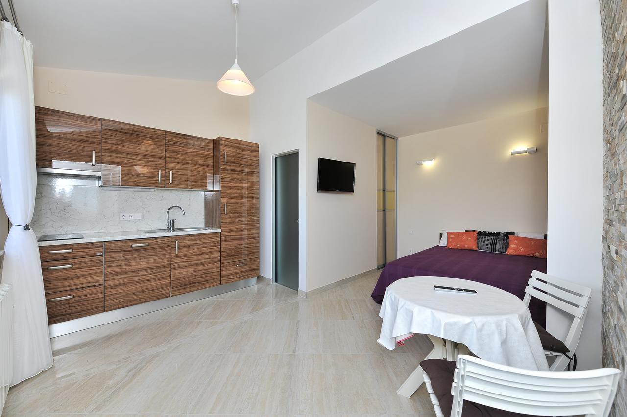 Apartments Dominique Нін Екстер'єр фото