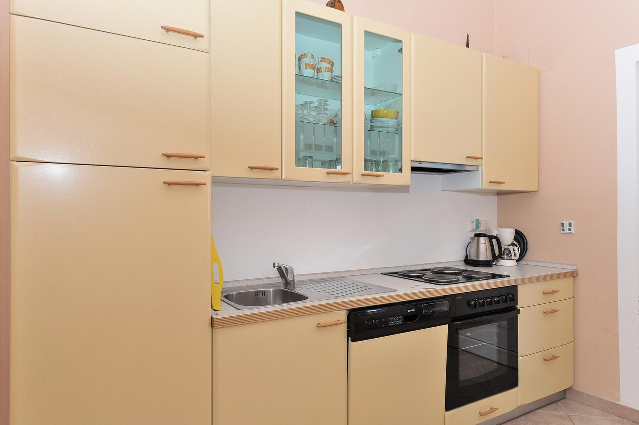 Apartments Dominique Нін Екстер'єр фото