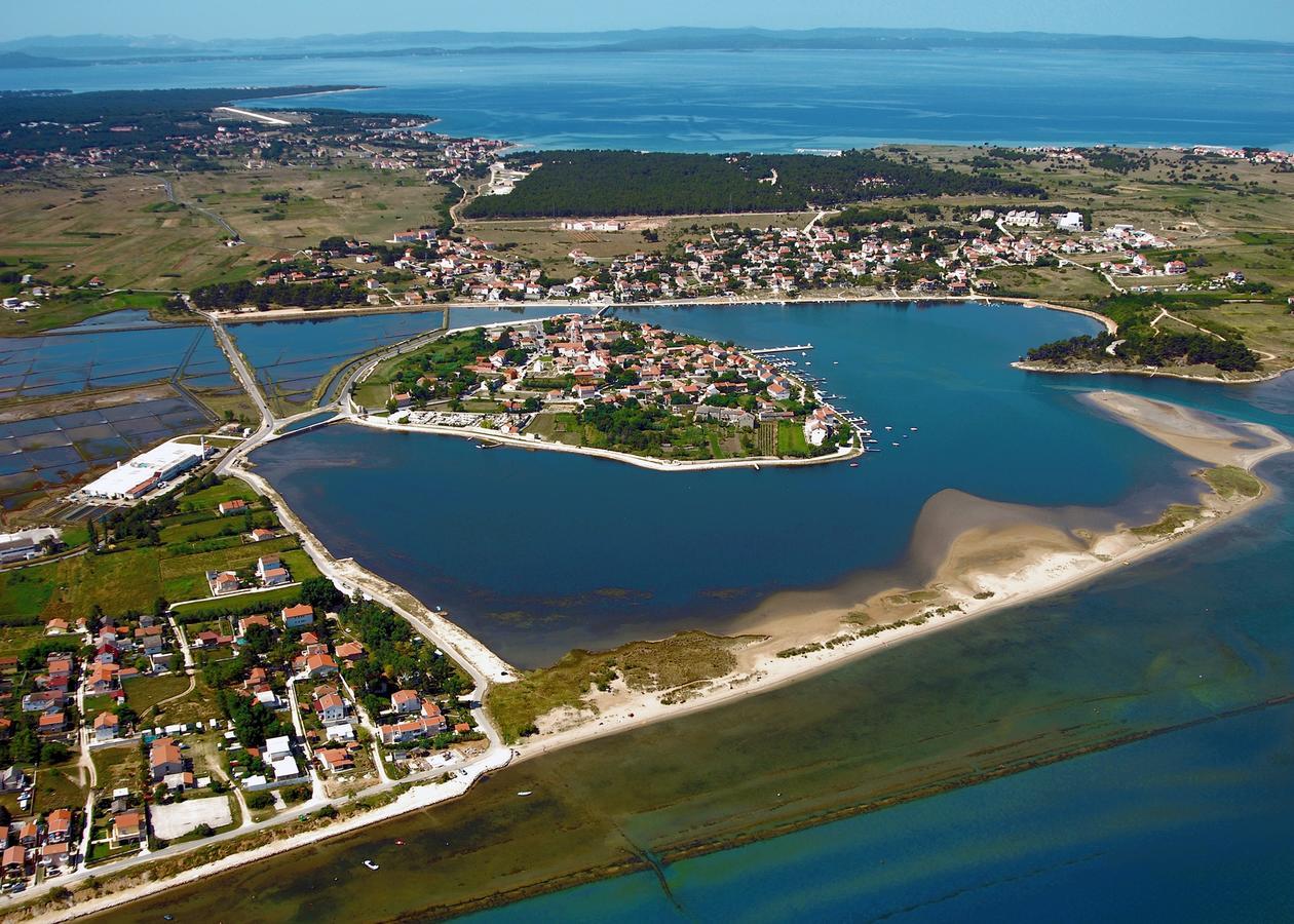 Apartments Dominique Нін Екстер'єр фото